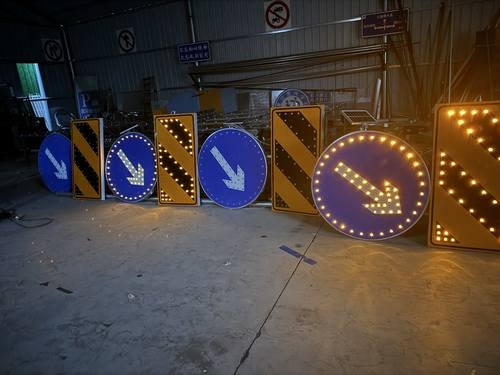 合肥合肥河南太阳能自发光交通路标牌厂家